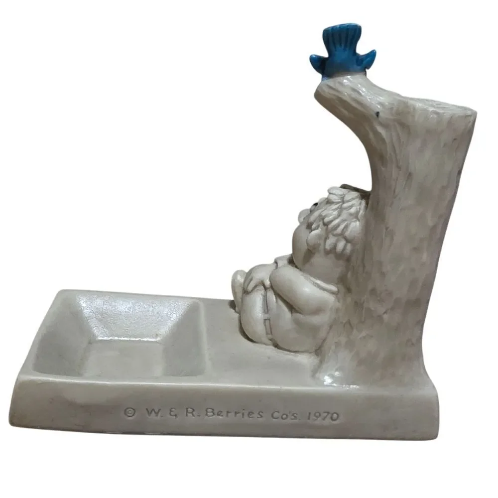 w. & r. berries co charming figurine